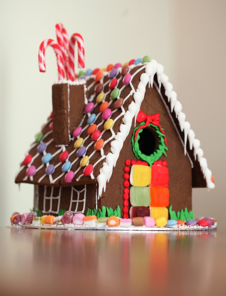 Luxury Gingerbread House » Beautifully Decorated & Delicious
